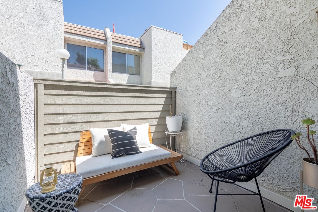11744 Moorpark St Unit: O