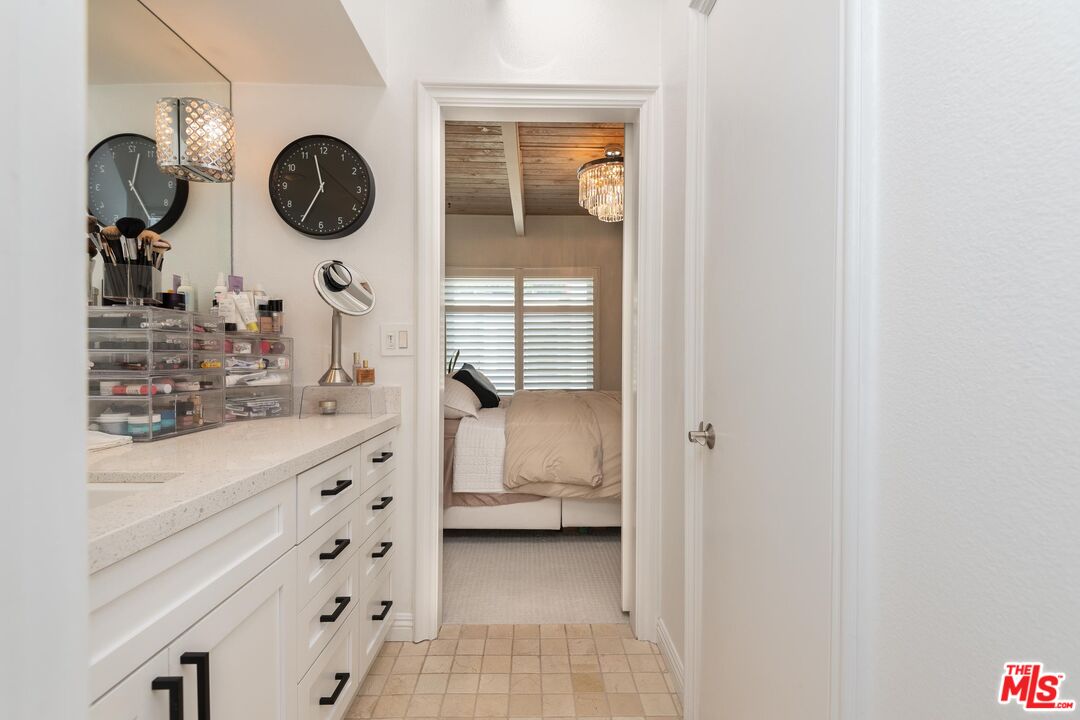11744 Moorpark St Unit: O