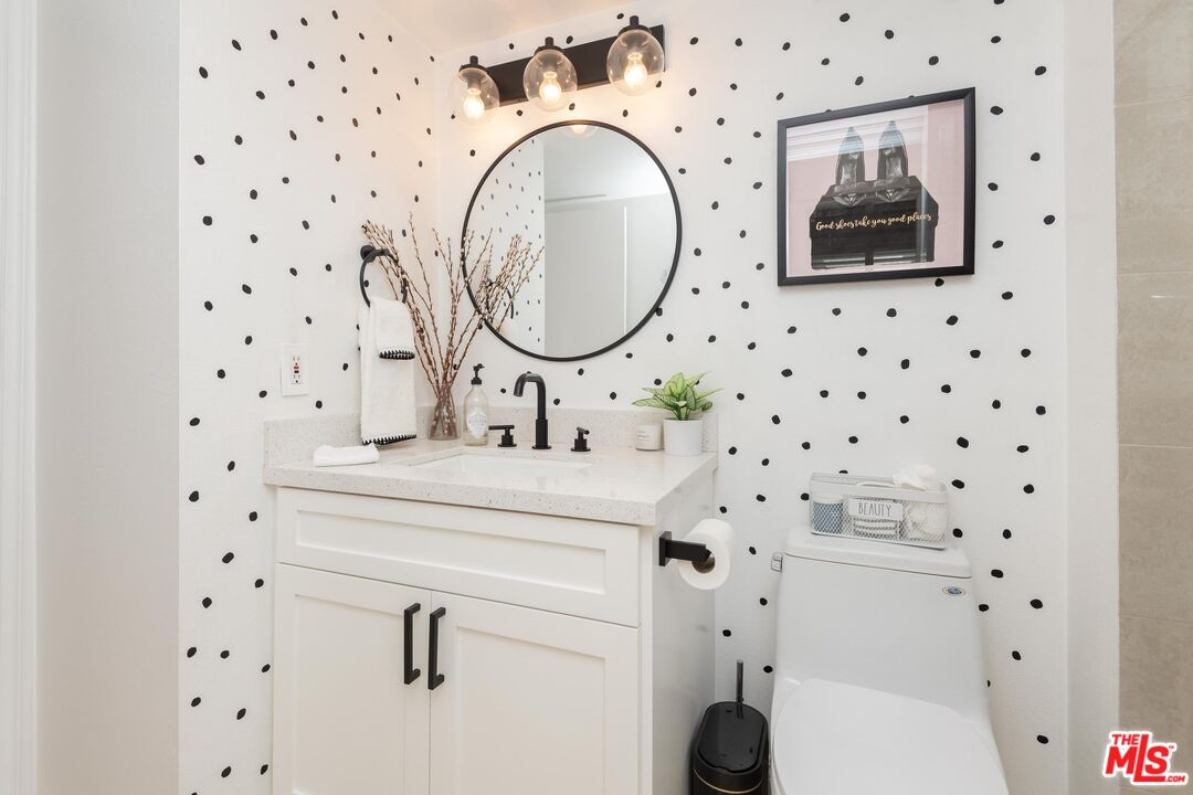 11744 Moorpark St Unit: O