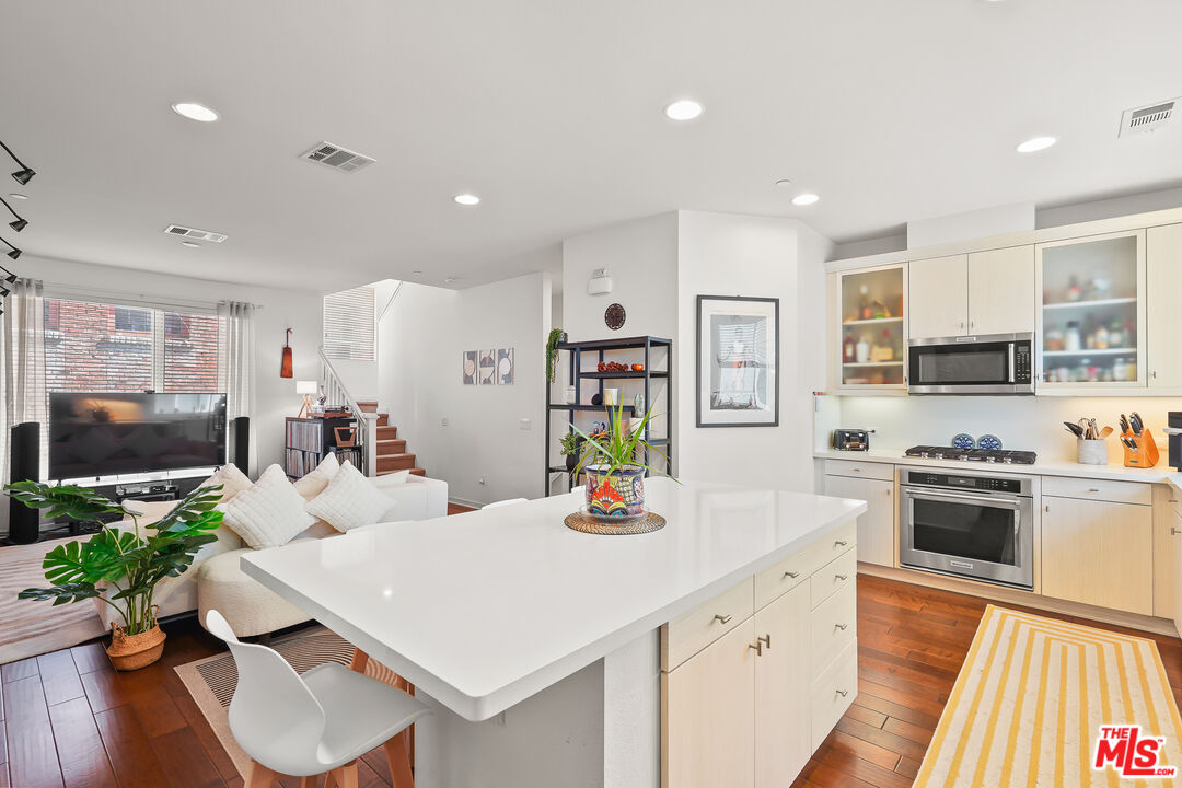 5637 Cielo Way