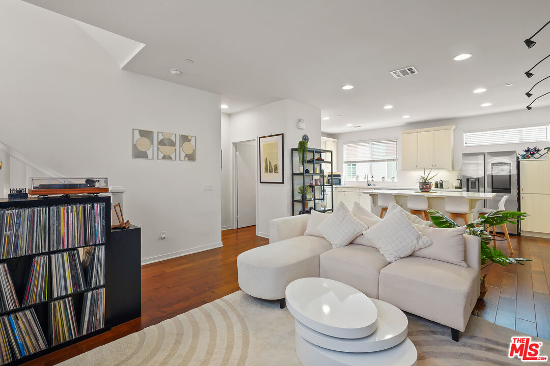 5637 Cielo Way
