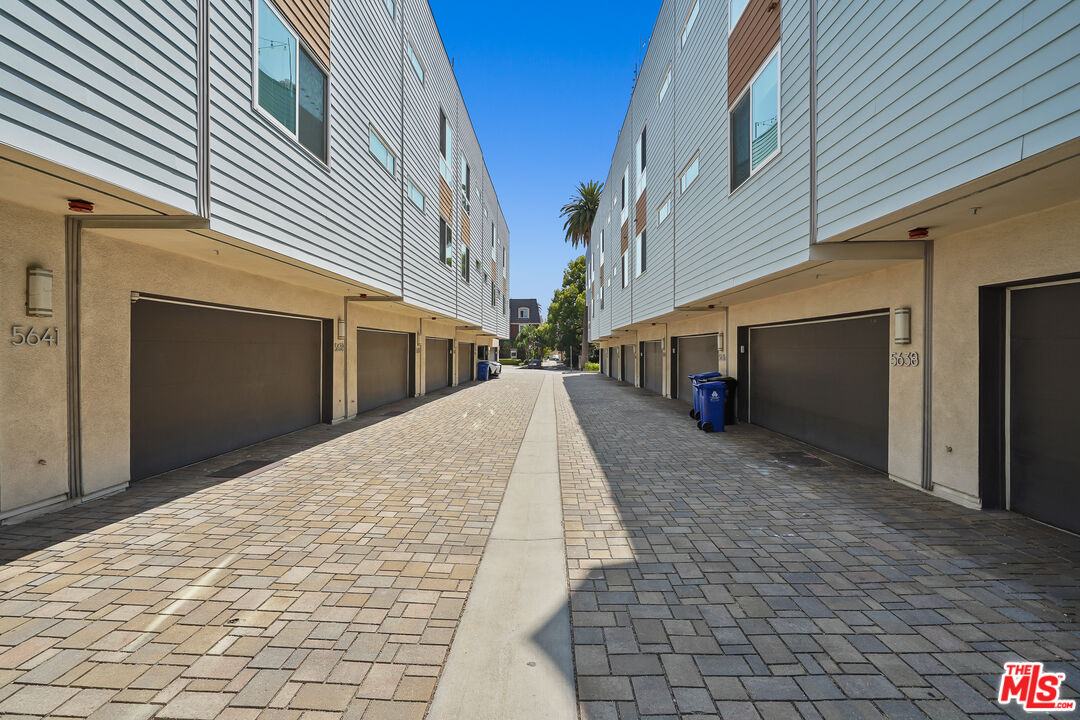 5637 Cielo Way