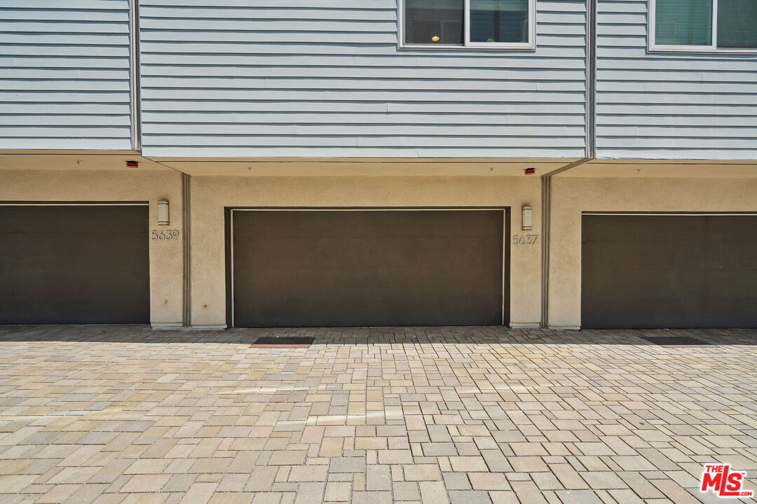 5637 Cielo Way