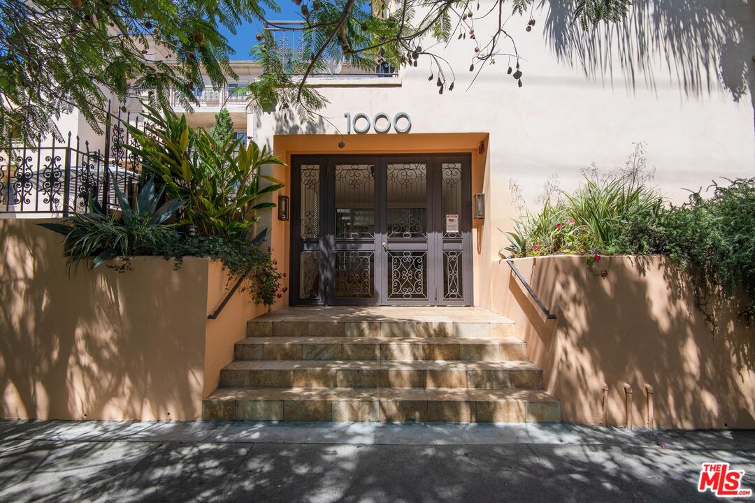 1000 S Westgate Ave Unit: 417