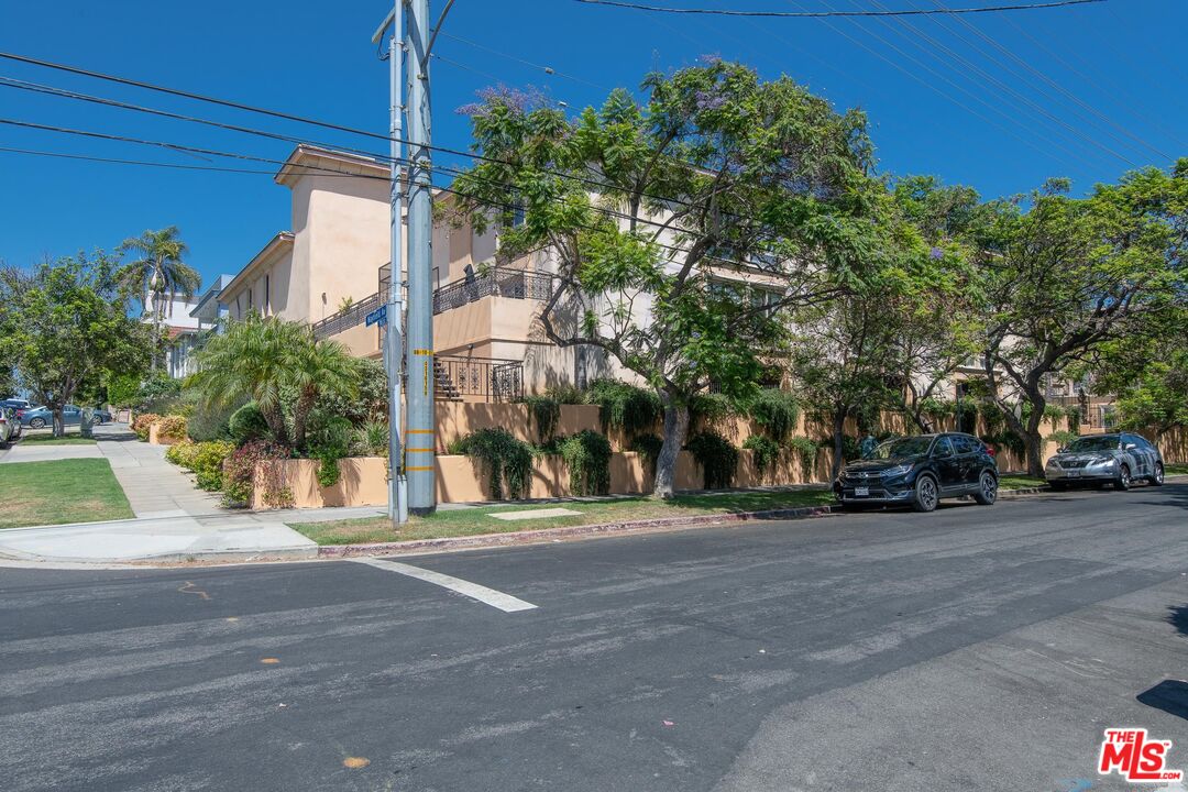 1000 S Westgate Ave Unit: 417