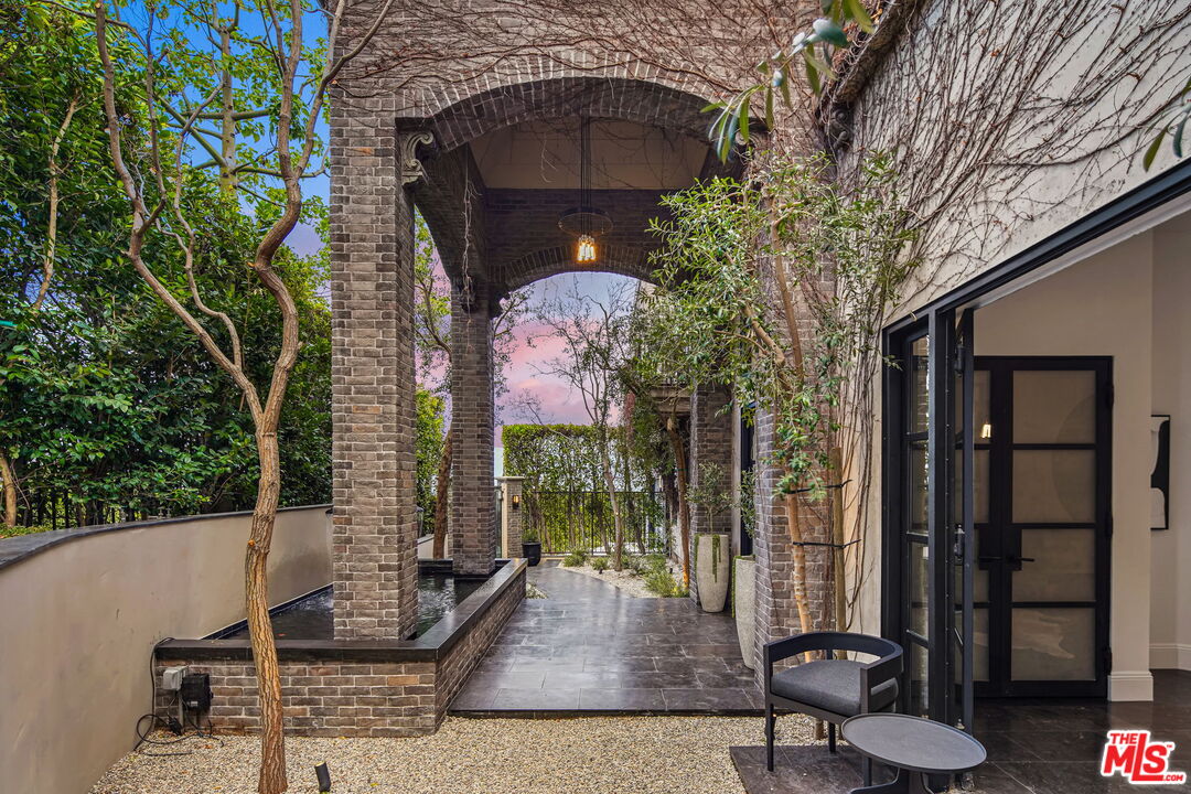 2135 Hercules Dr