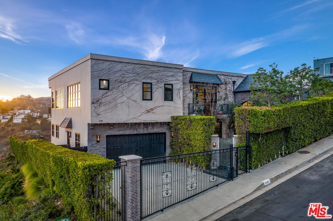 2135 Hercules Dr