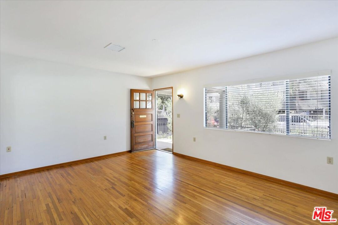 1234 N Mansfield Ave