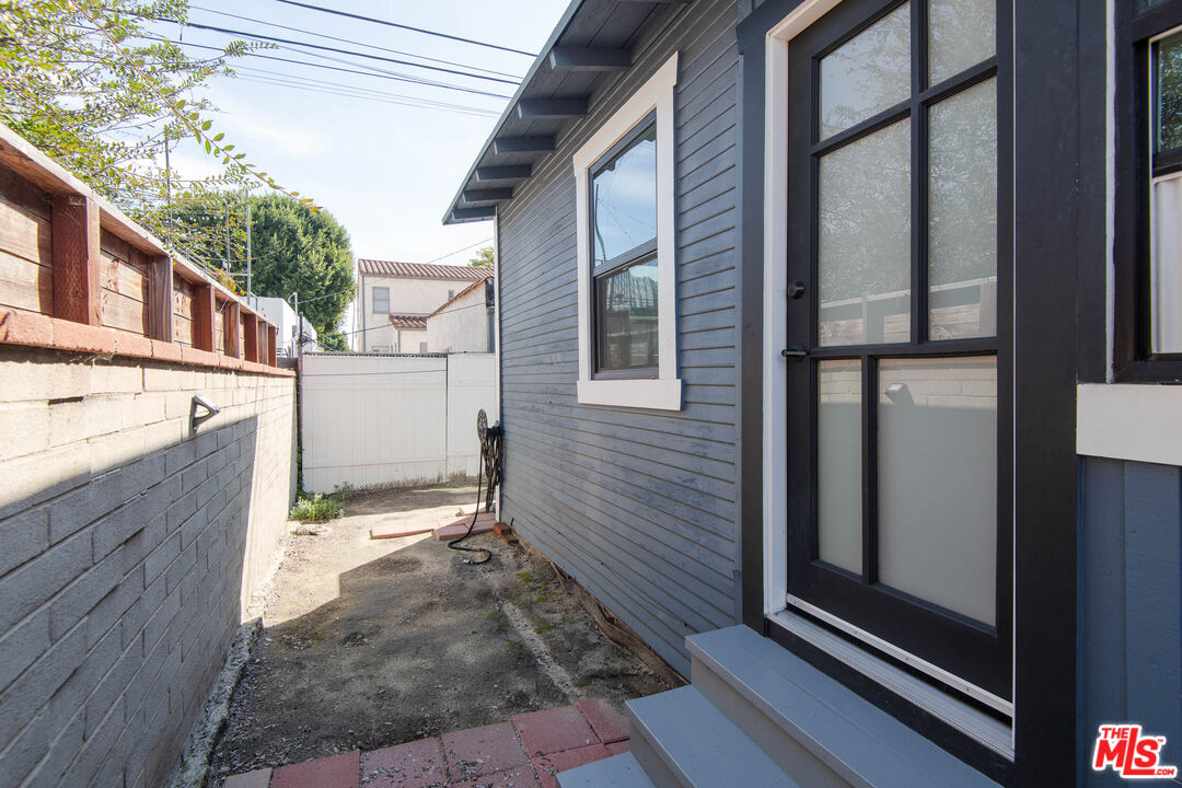 2260 Riverdale Ave