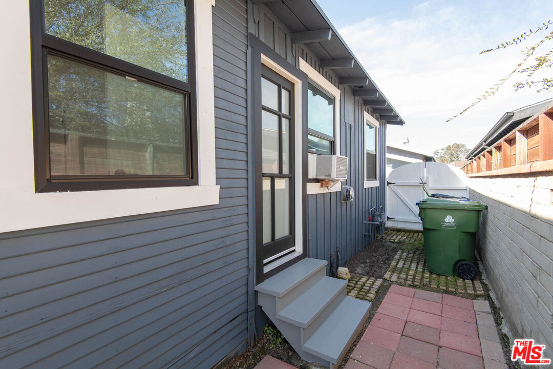 2260 Riverdale Ave
