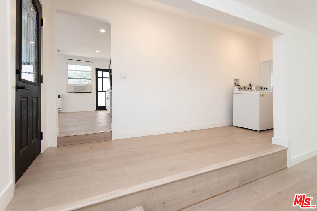2260 Riverdale Ave