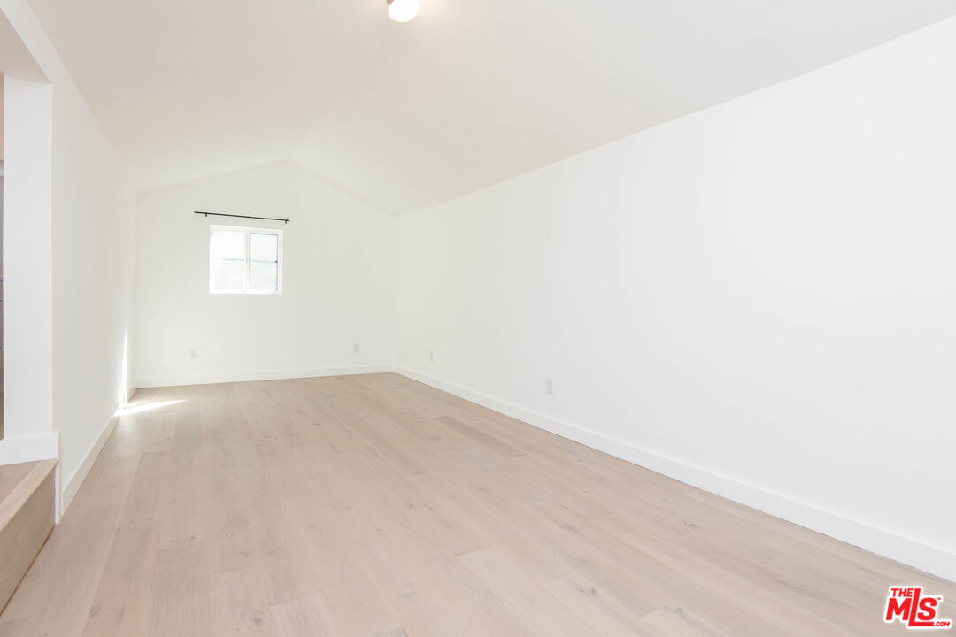 2260 Riverdale Ave