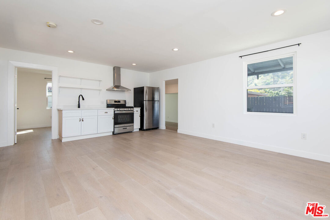 2260 Riverdale Ave
