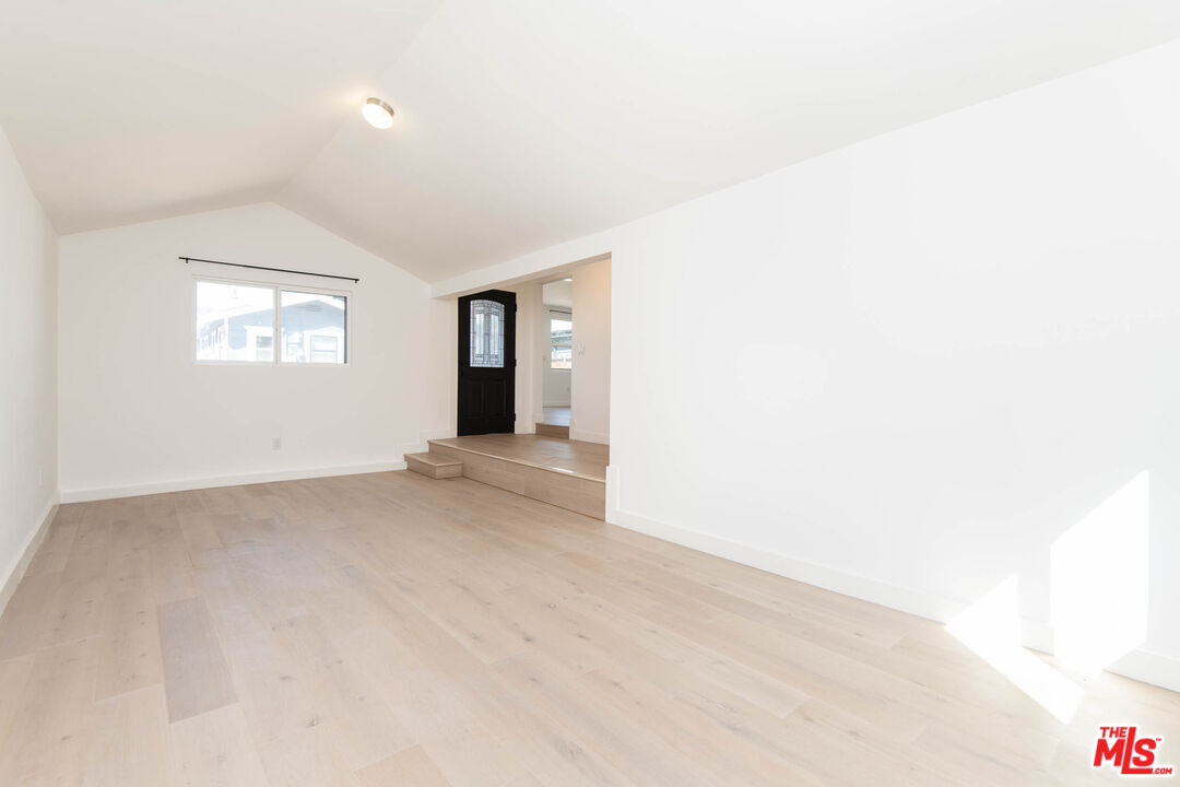 2260 Riverdale Ave
