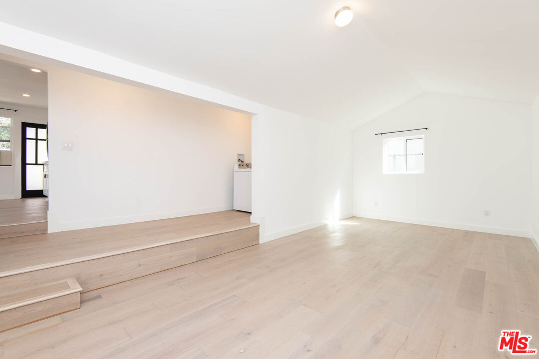2260 Riverdale Ave