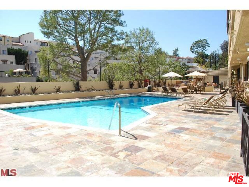 10982 Roebling Ave Unit: 560