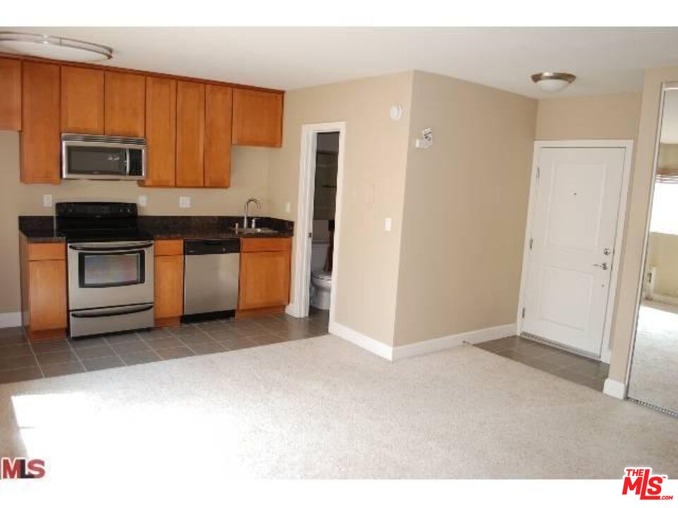 10982 Roebling Ave Unit: 560