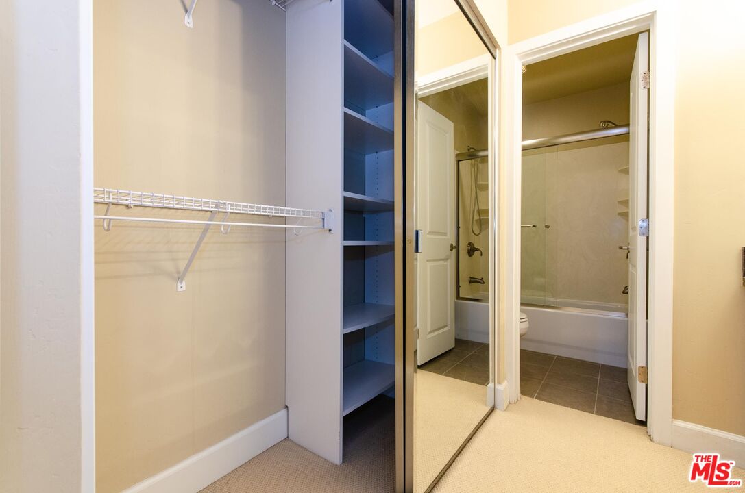 10982 Roebling Ave Unit: 560