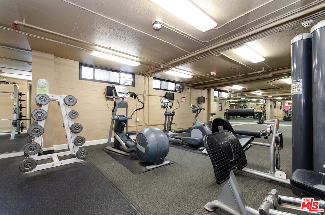 10982 ROEBLING AVE Unit: 520
