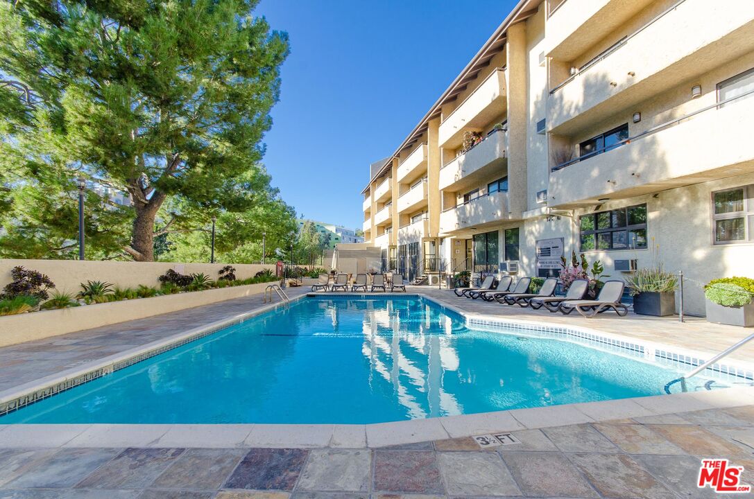 10982 ROEBLING AVE Unit: 520