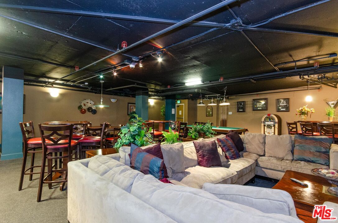 10982 ROEBLING AVE Unit: 520