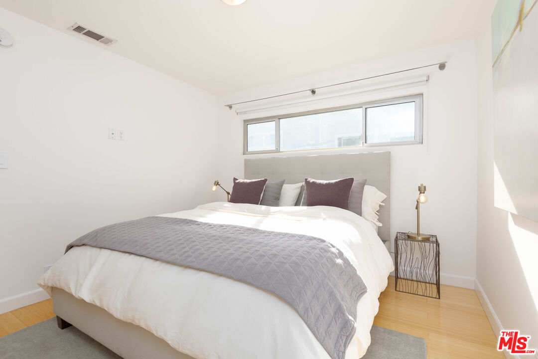 11634 Gorham Ave Unit: 203