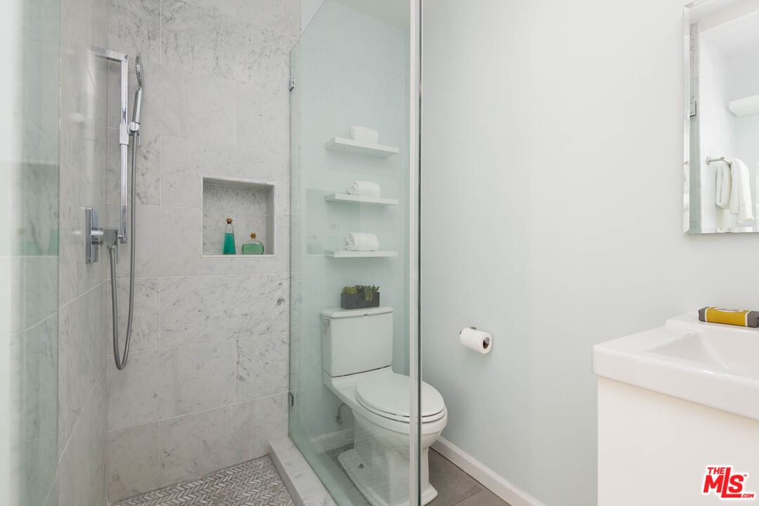 11634 Gorham Ave Unit: 203
