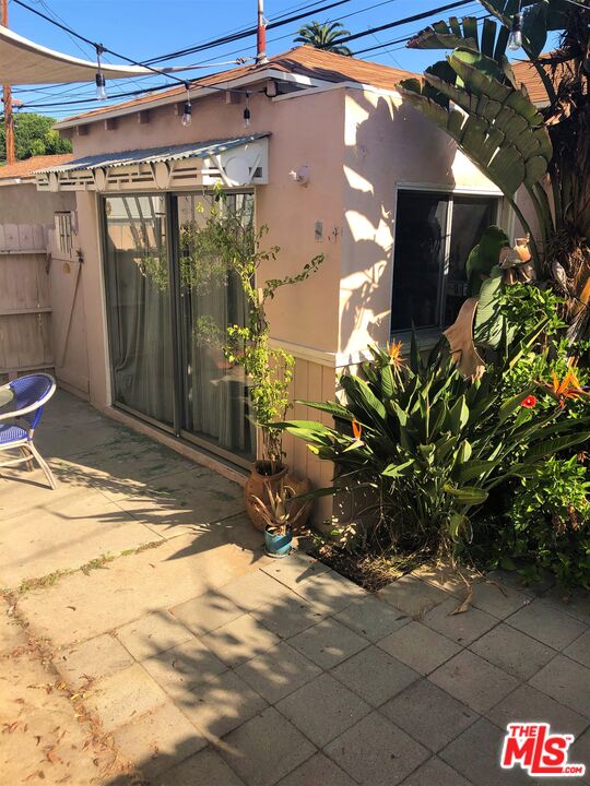 2628 S Barrington Ave