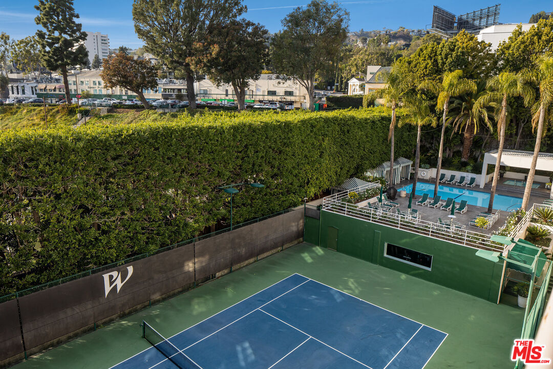 1131 Alta Loma Rd Unit: 123