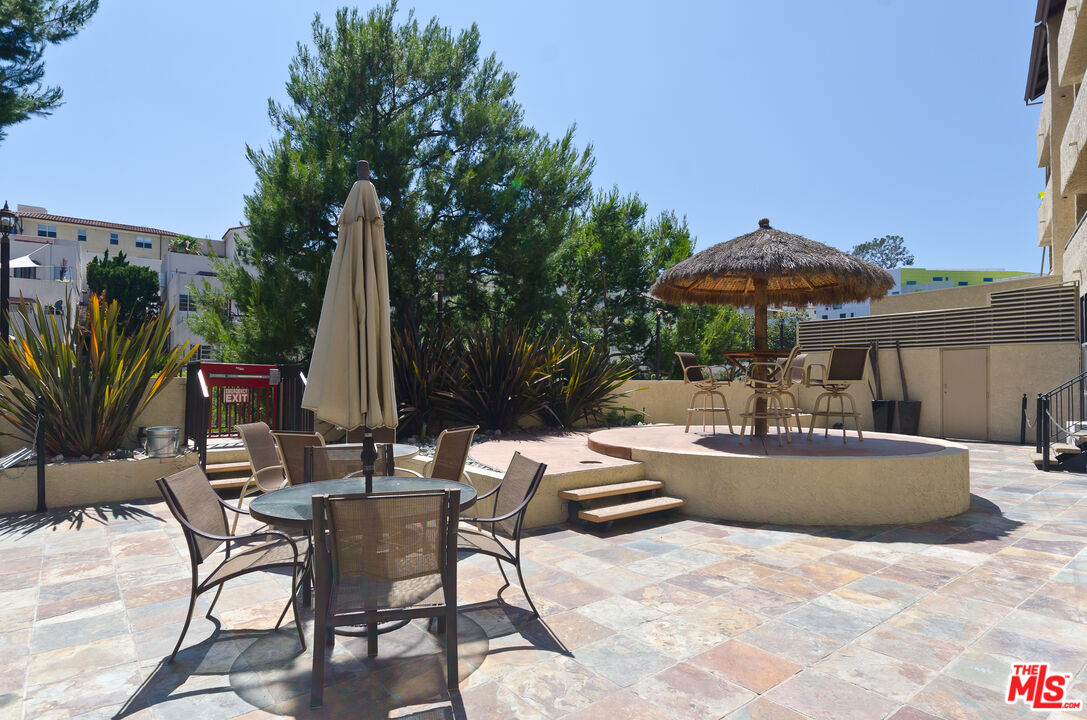 10982 ROEBLING AVE Unit: 461