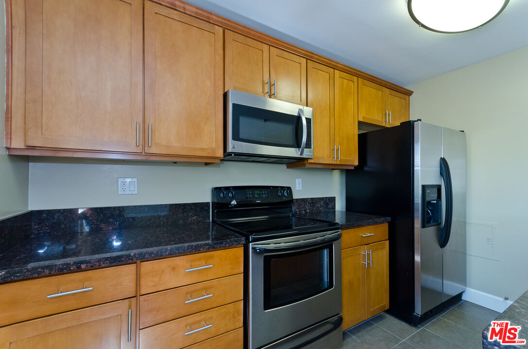 10982 ROEBLING AVE Unit: 461