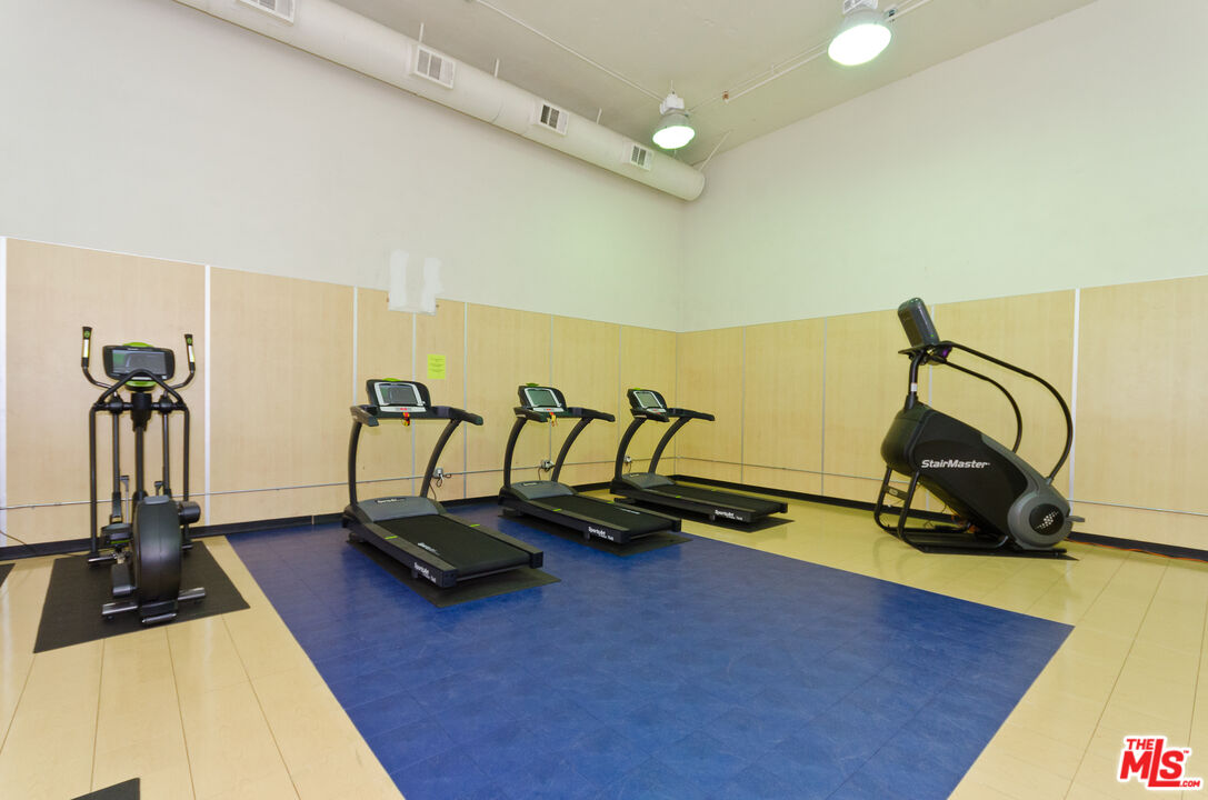 10982 ROEBLING AVE Unit: 461