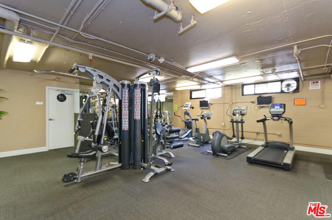 10982 ROEBLING AVE Unit: 461