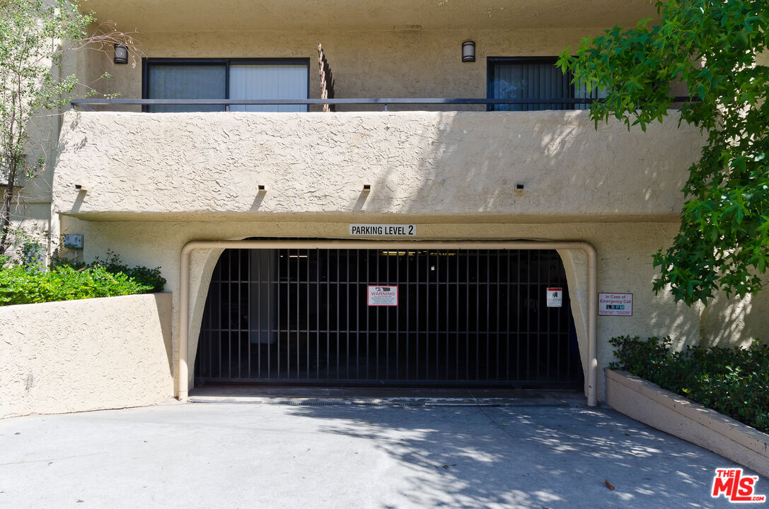 10982 ROEBLING AVE Unit: 461