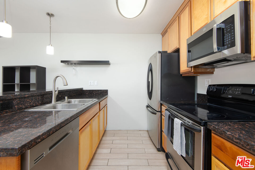 10982 Roebling Ave Unit: 462