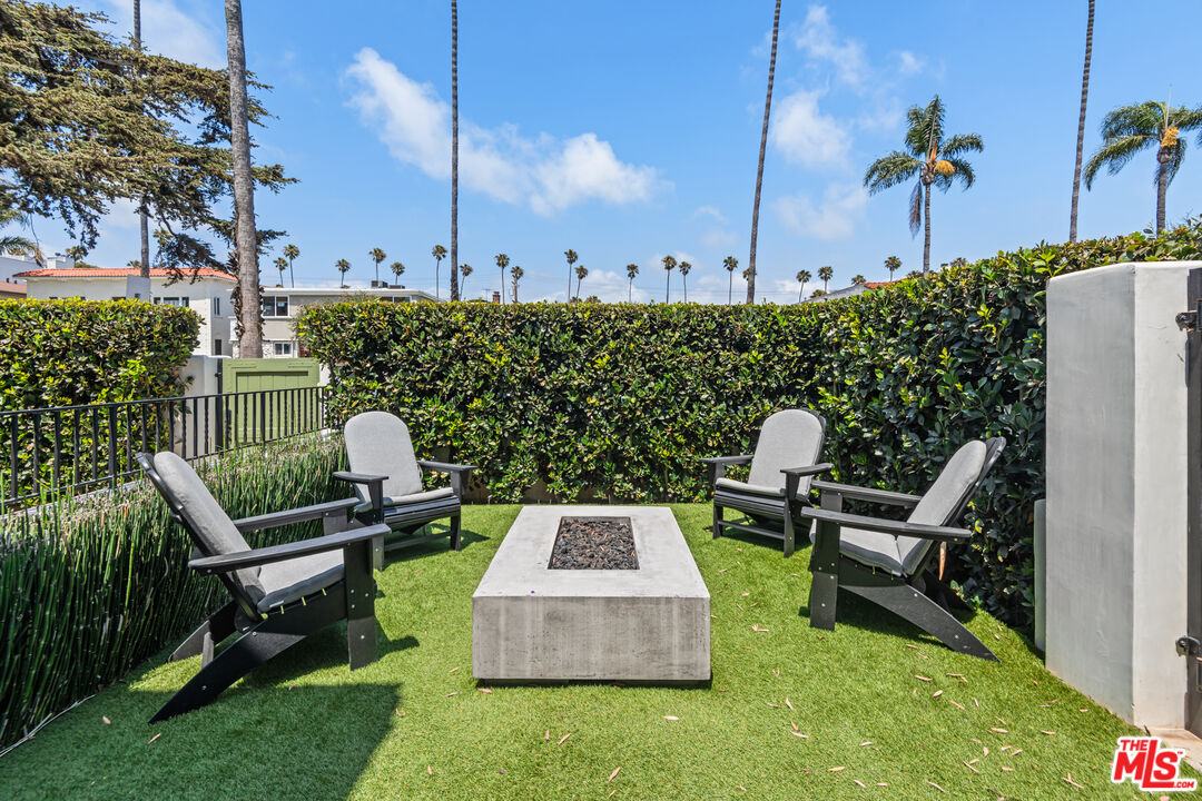 928 Lincoln Blvd Unit: A