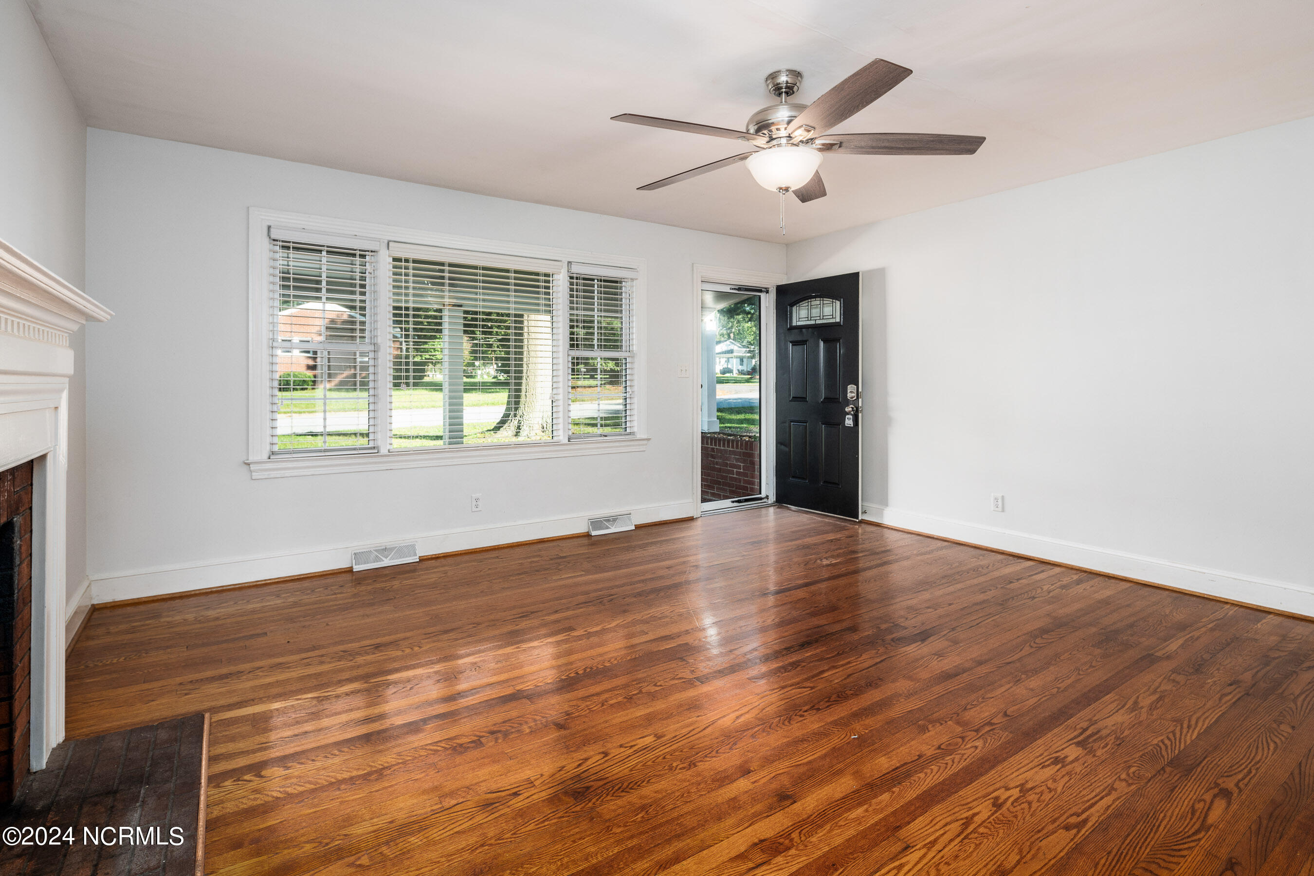 1503 E Wright Road