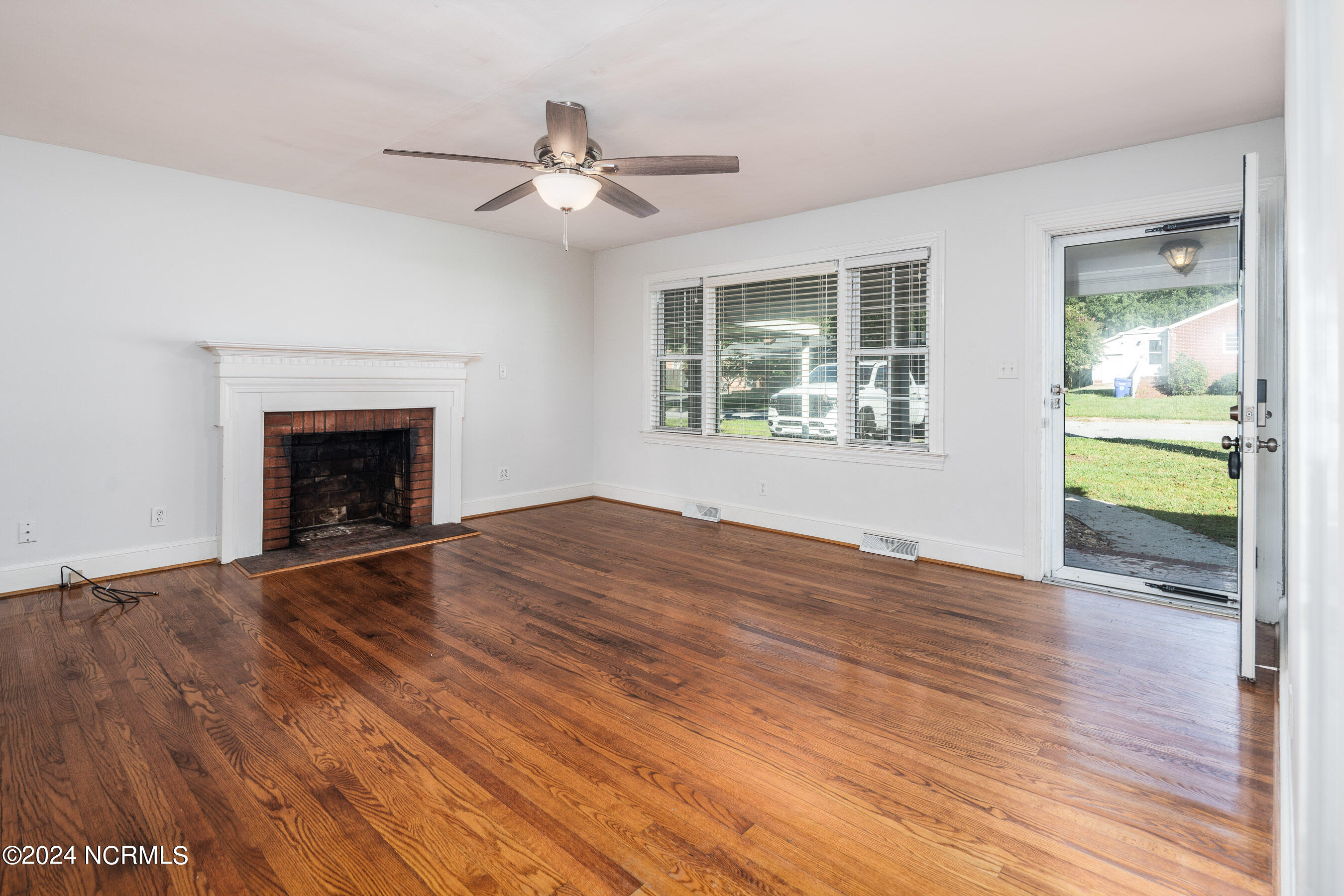 1503 E Wright Road