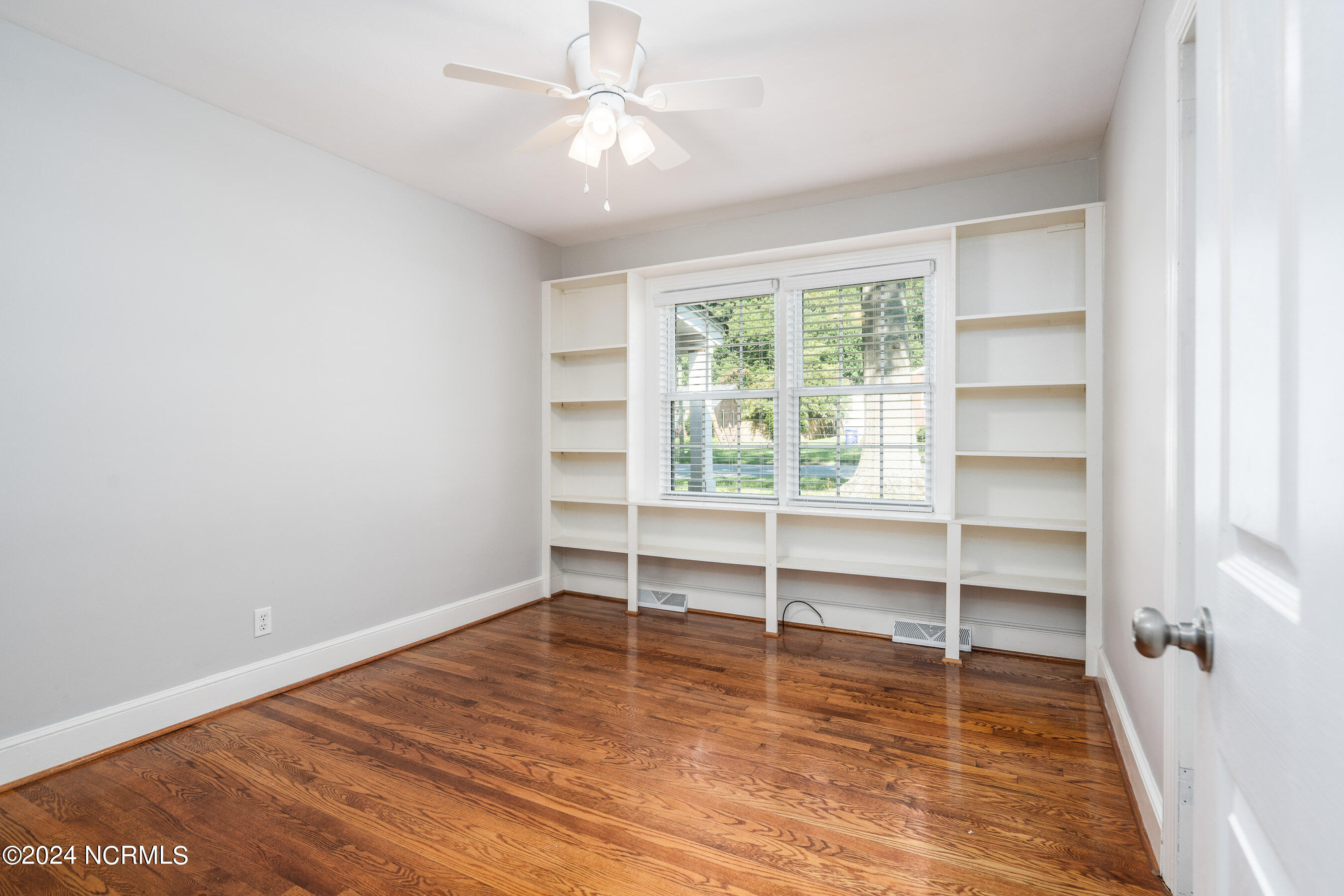 1503 E Wright Road