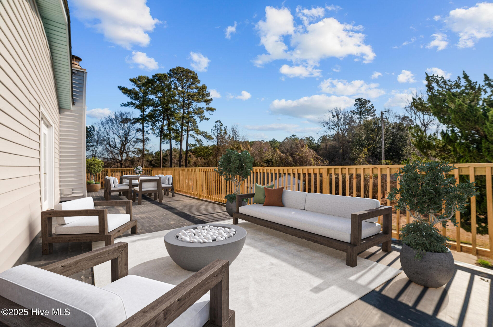 906 Isabella Avenue Ext