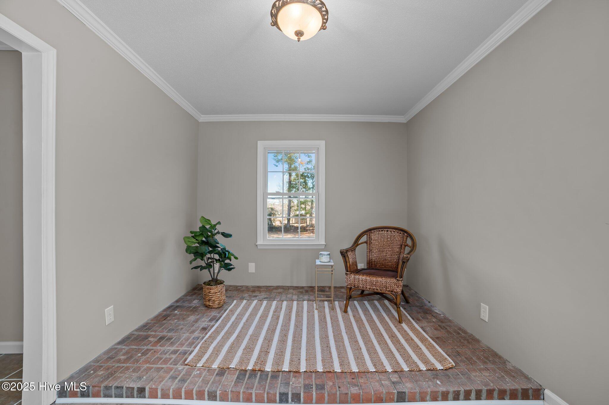 906 Isabella Avenue Ext