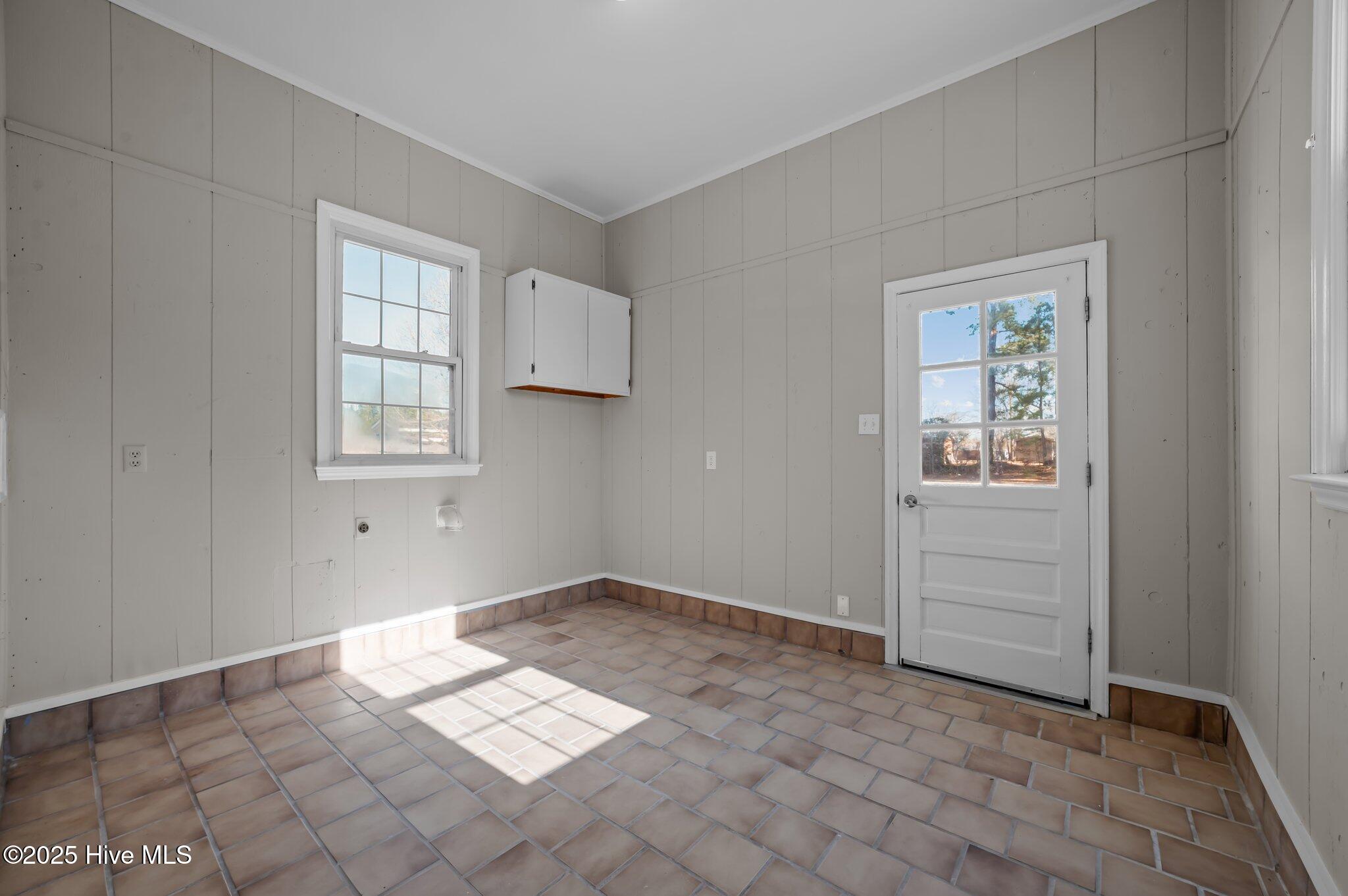 906 Isabella Avenue Ext