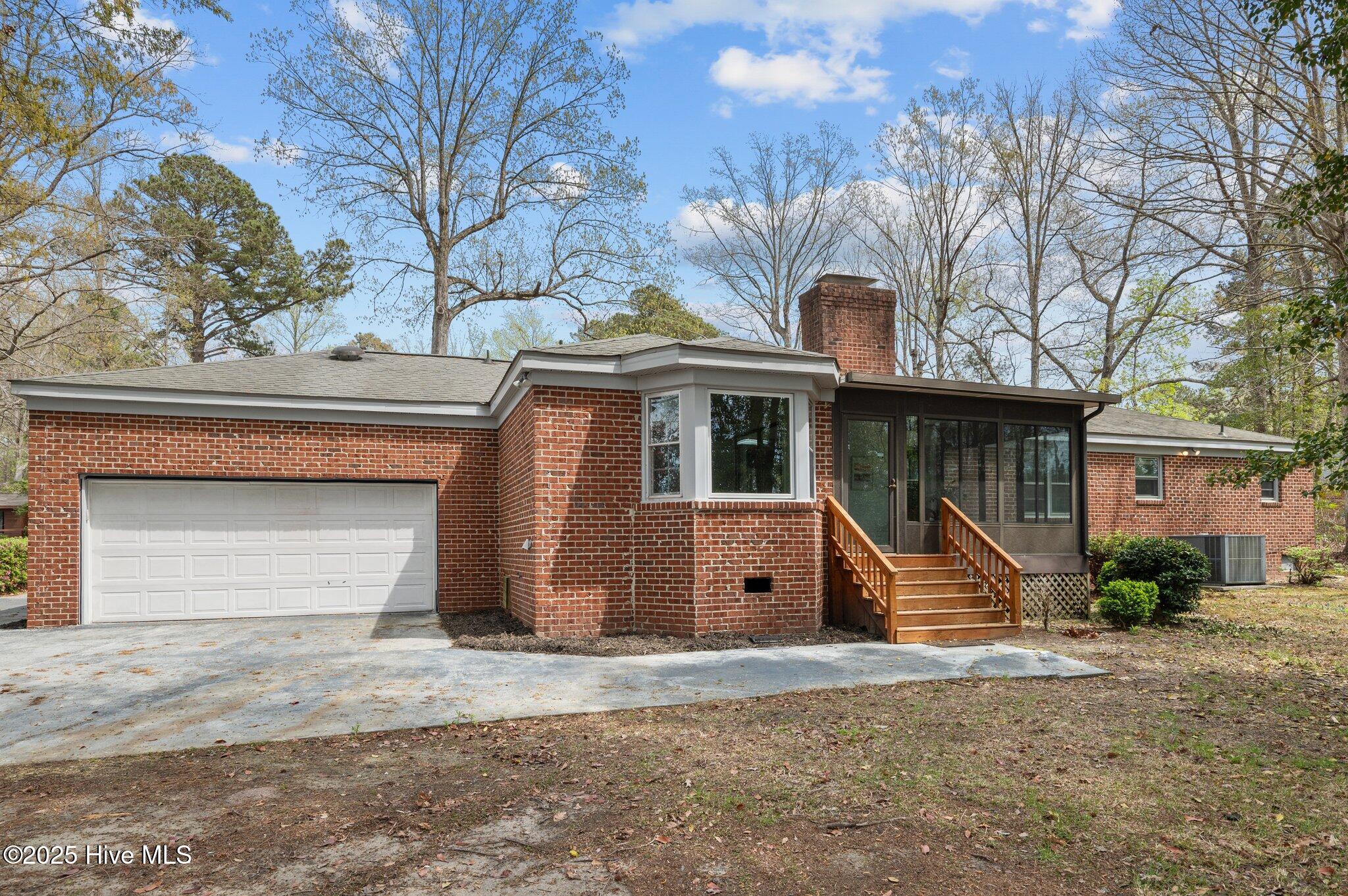 3303 Ellsworth Drive