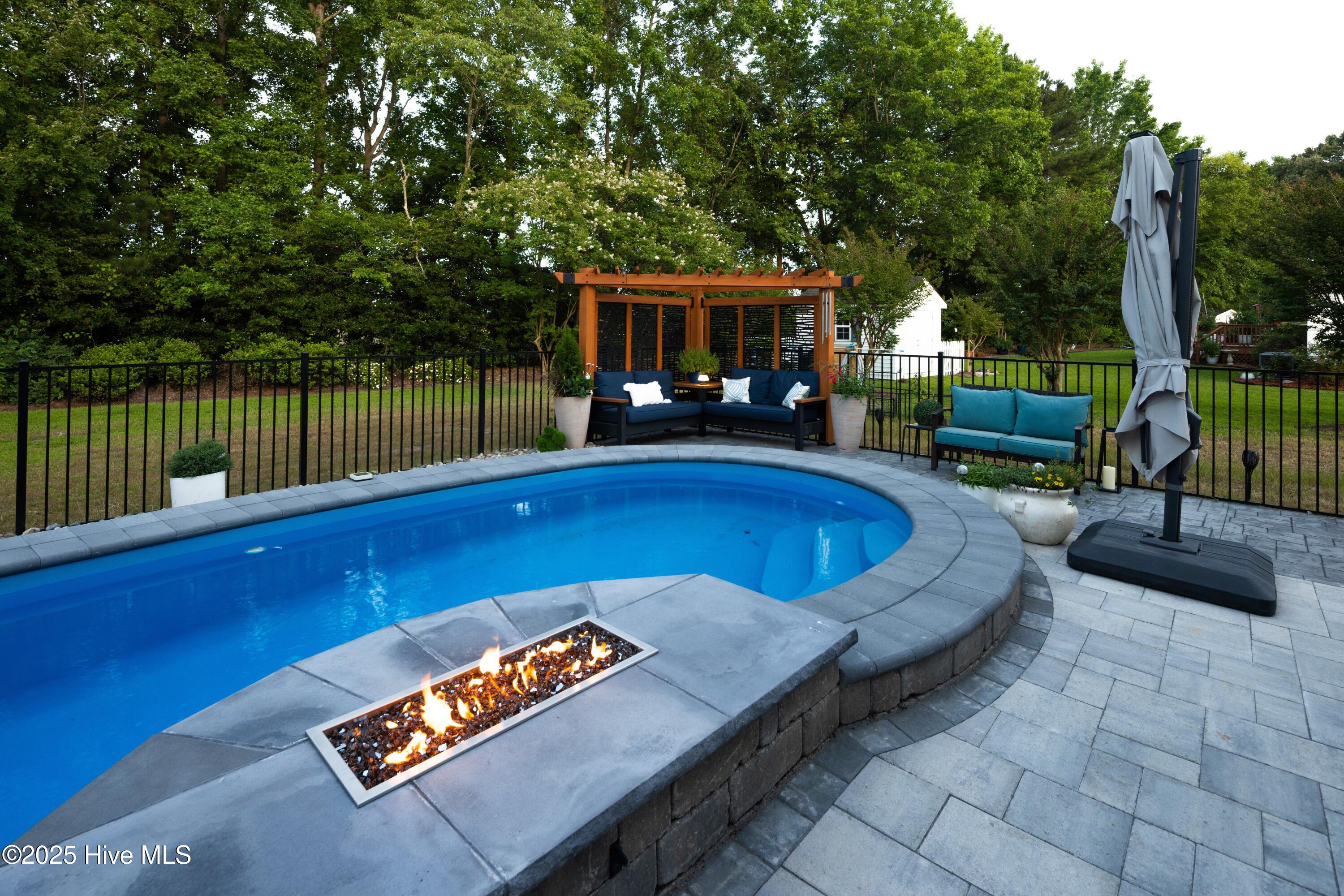 2221 Greaves Court