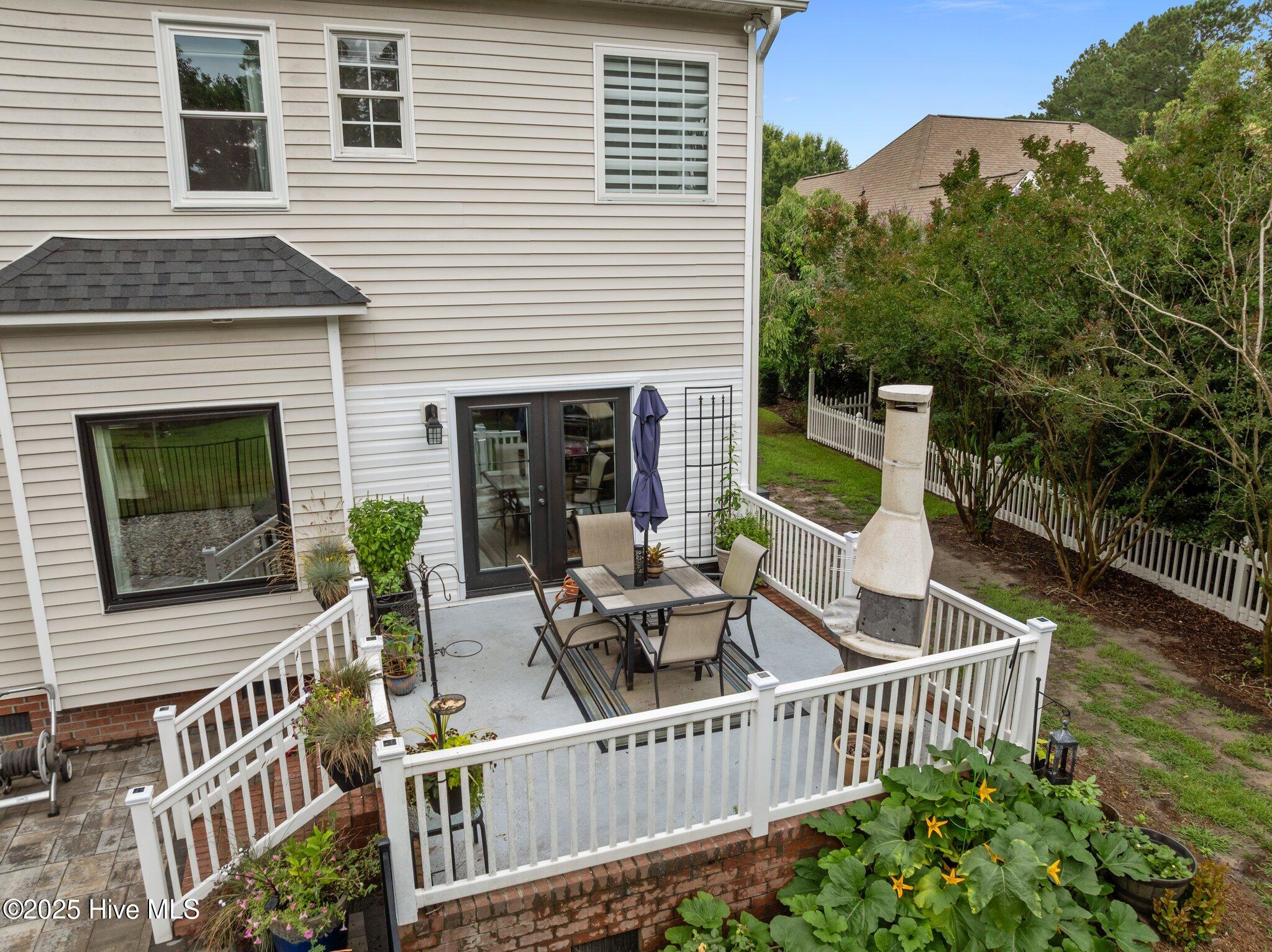 2221 Greaves Court