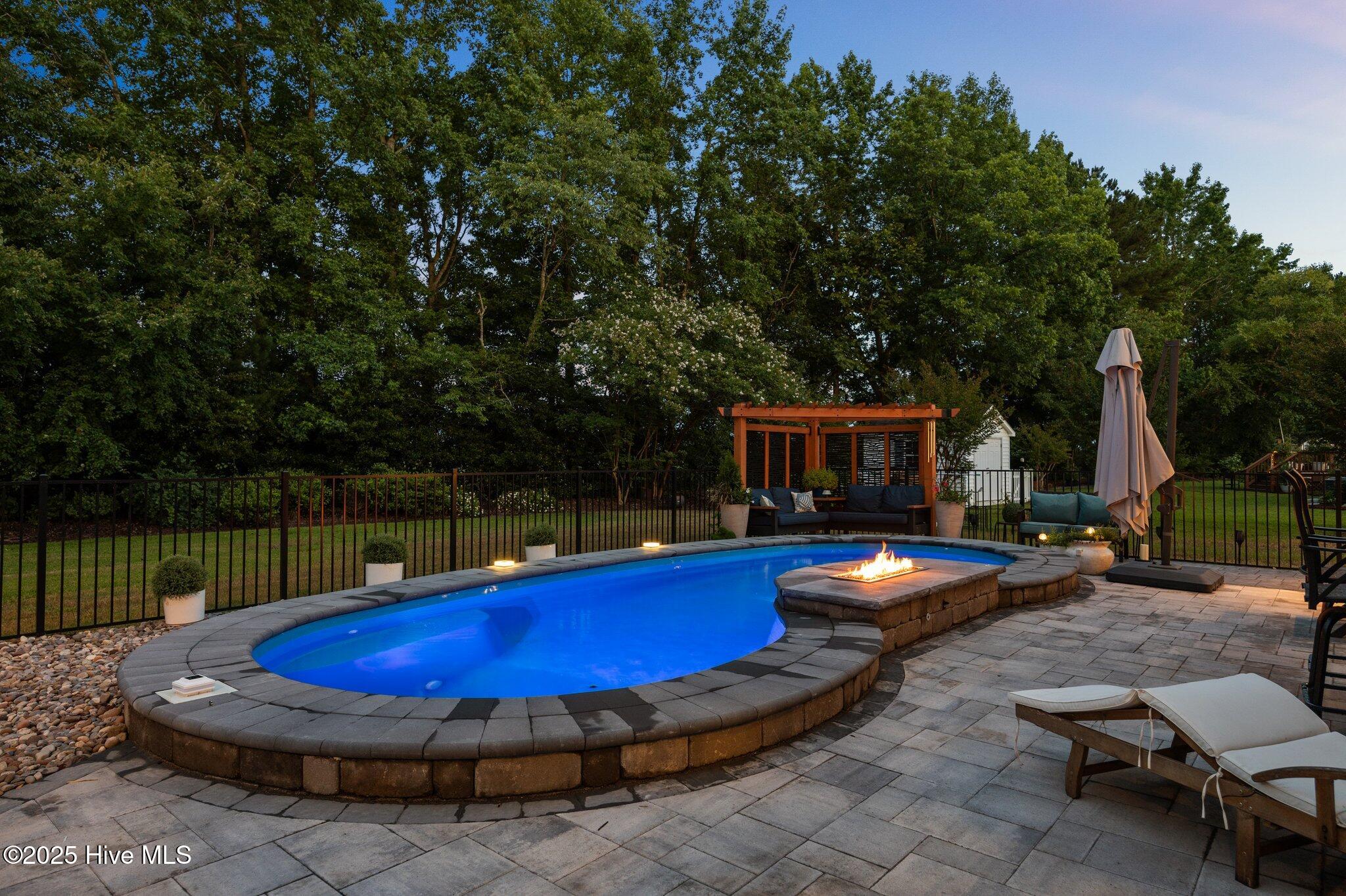 2221 Greaves Court