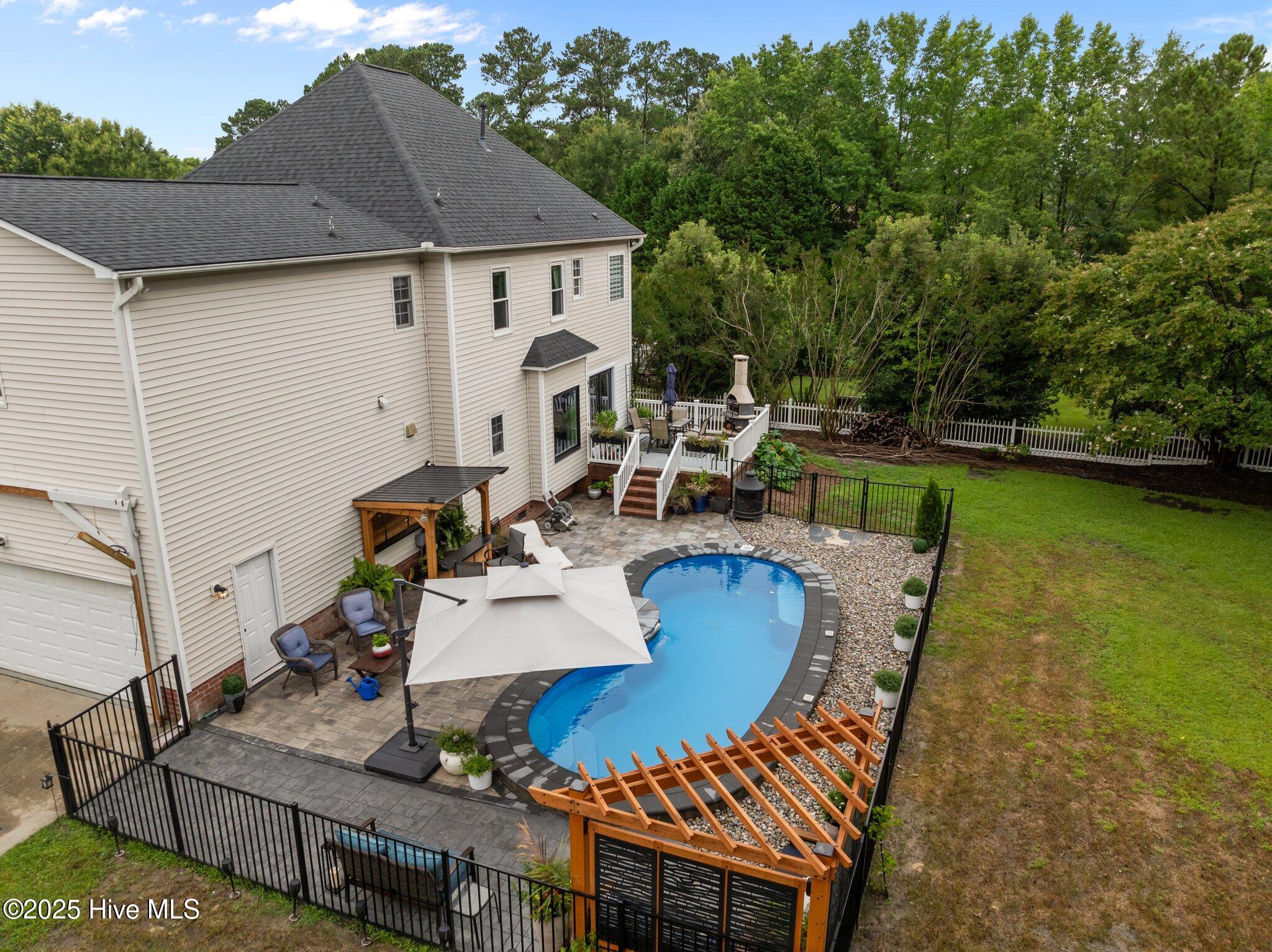 2221 Greaves Court