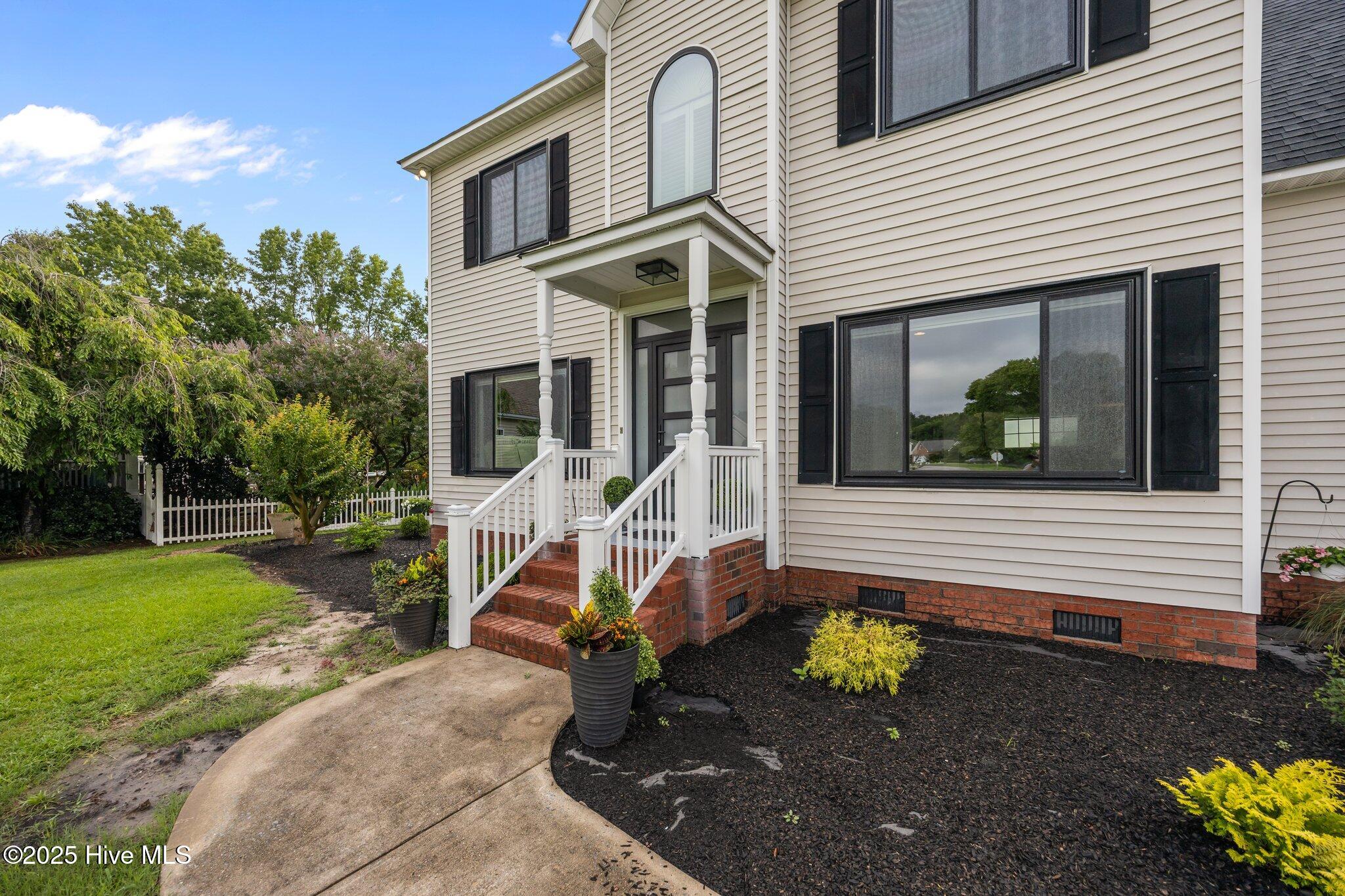 2221 Greaves Court