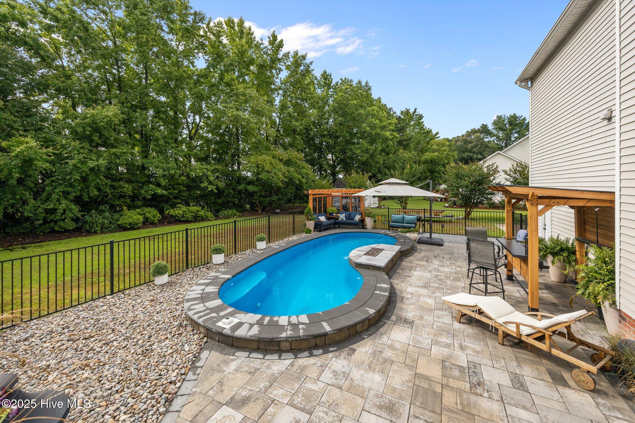 2221 Greaves Court