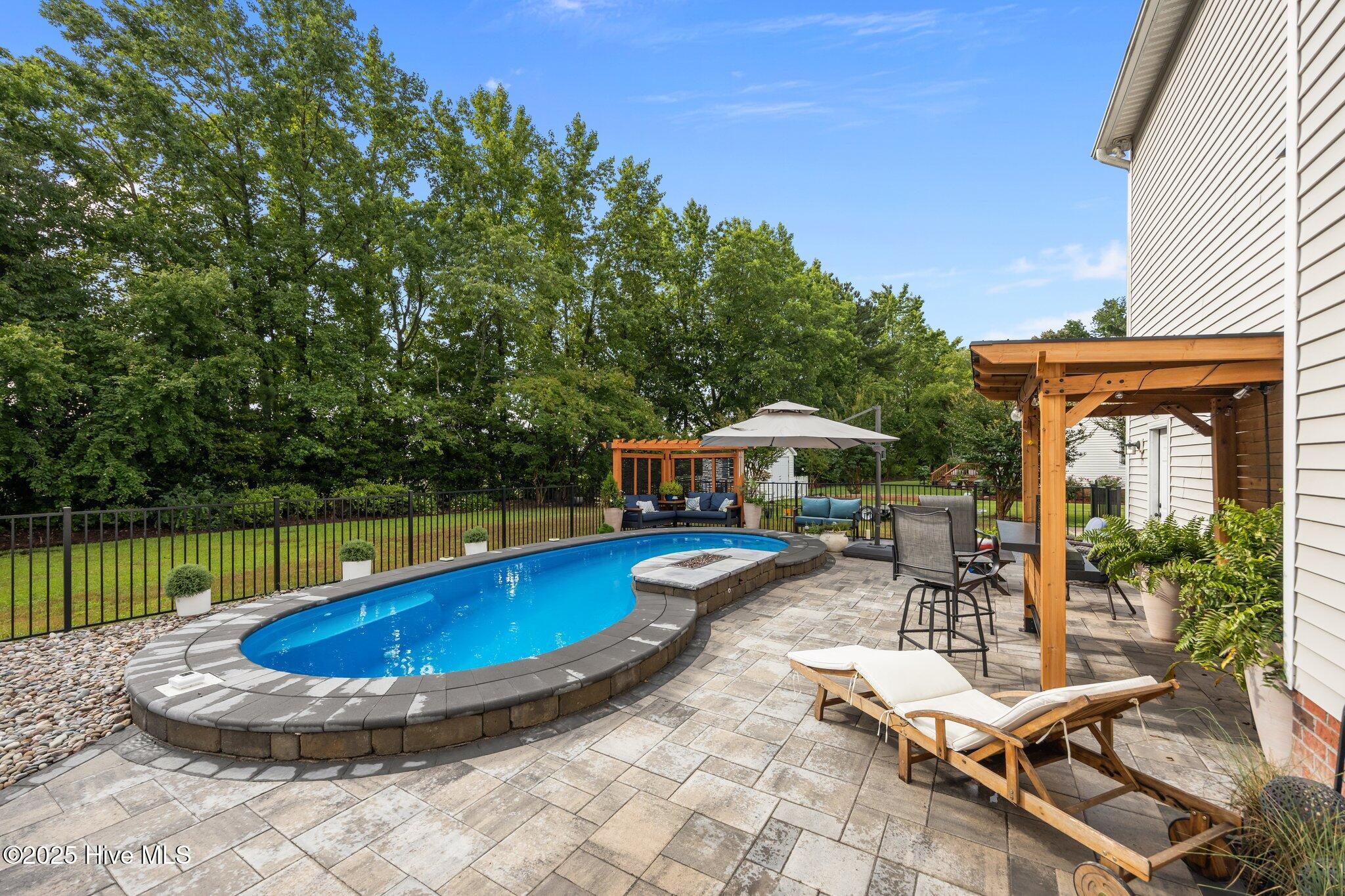 2221 Greaves Court